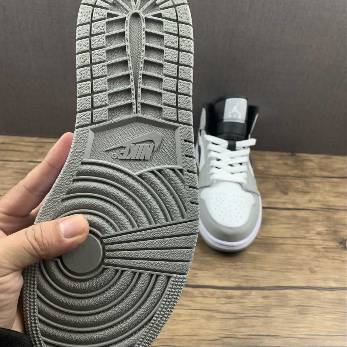 Nike Air Jordan 1 Mid “Light Smoke Grey / White / Anthracite” - Image 4